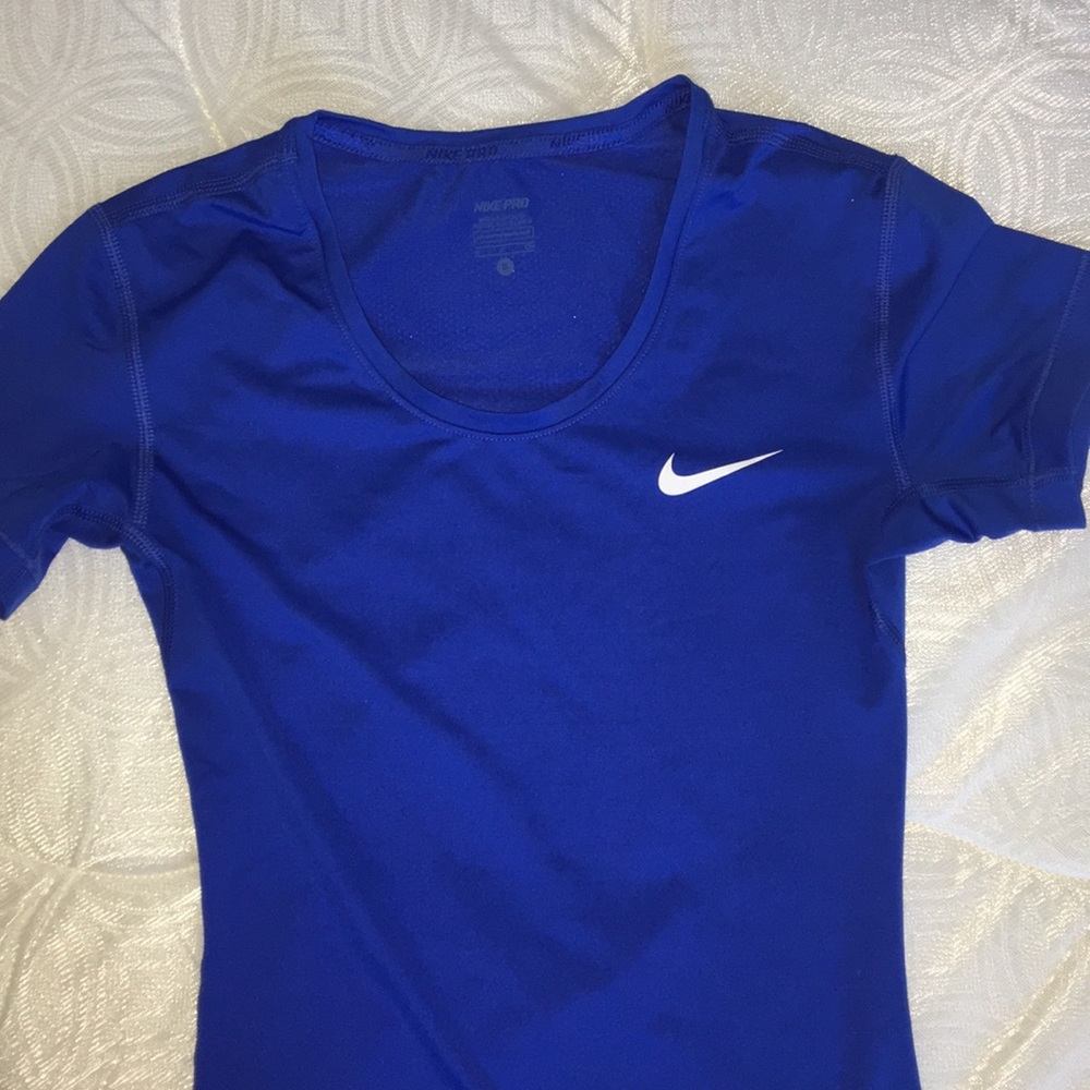 Nike athletic top